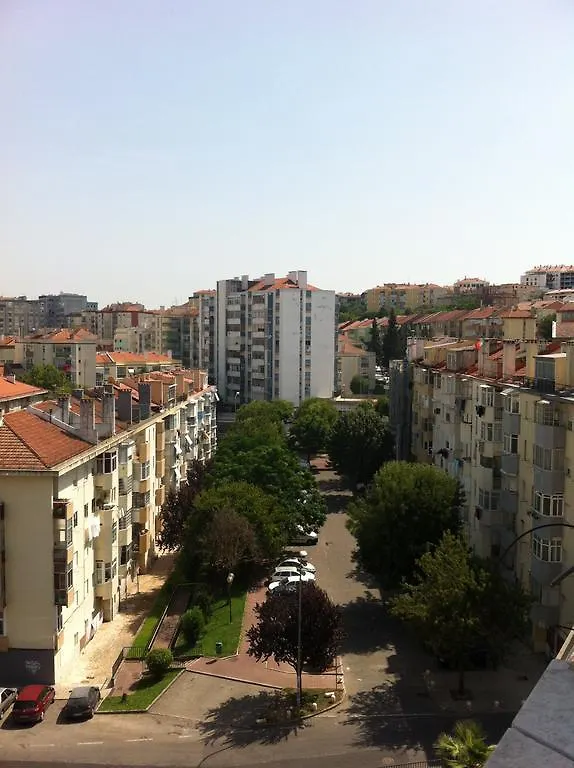 In Bed With Lisbon 7D Apartment Amadora